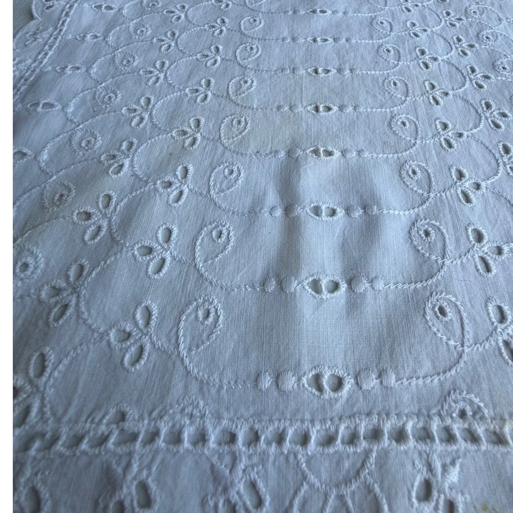 Vintage White Eyelet Lace Table Runner Scalloped Edge Embroidered Cotton 37x12